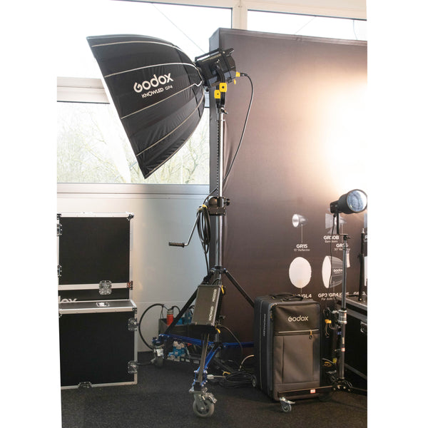 PiXAPRO 280cm Geared wind-Up Stand in use with a light on top