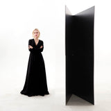 PIxapro 1x2m Foldable Black/white V-Flat Panel being used to bounce light onto a model