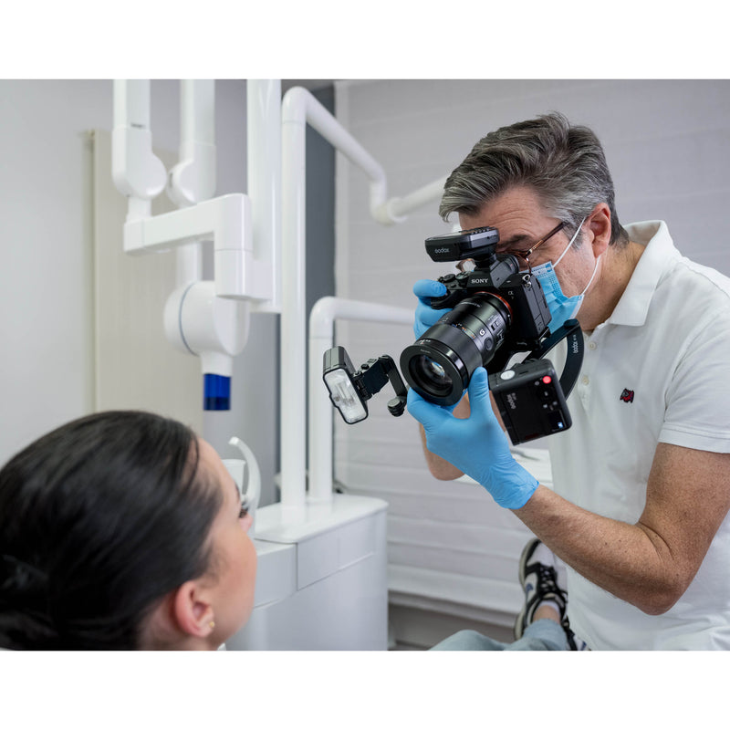 MF-12DK2 kit being used by a dentist to photograph a patient