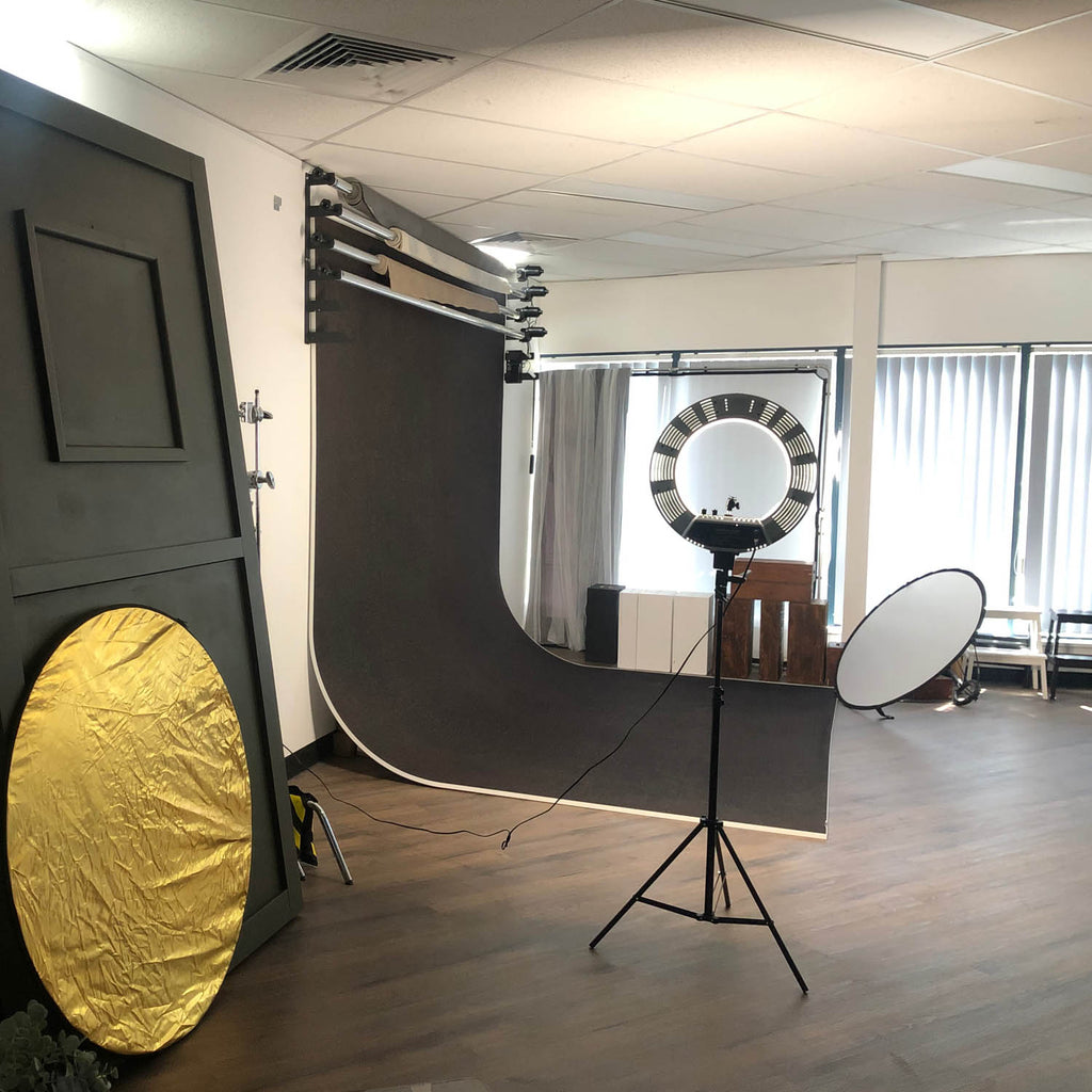 EasiFrame Curved Self-Supporting Infinity Cove Backdrop (Black)