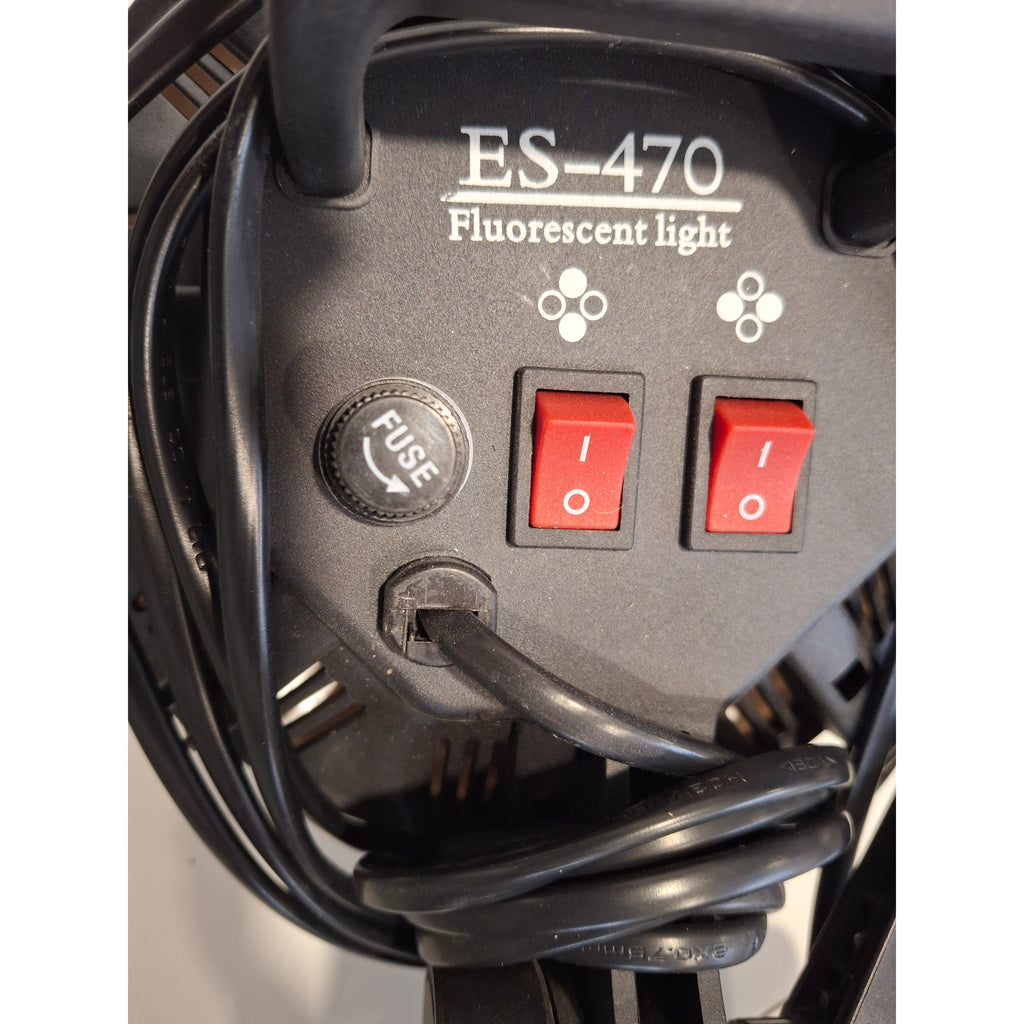 PiXAPRO DAYLiTE4 MKIII Cool Running Lighting Head (Bulbs Not Included)